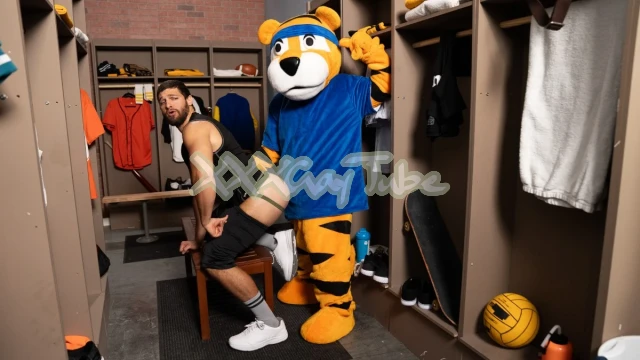 Men 2024 04 20 Fucked By The Mascot Shamu Azizam & Jake Preston